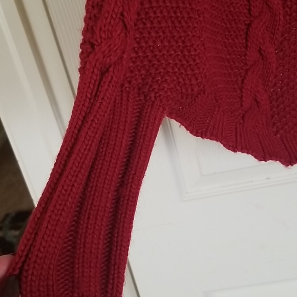 Beautiful Wool Cape Sweater - Picture 3 of 6